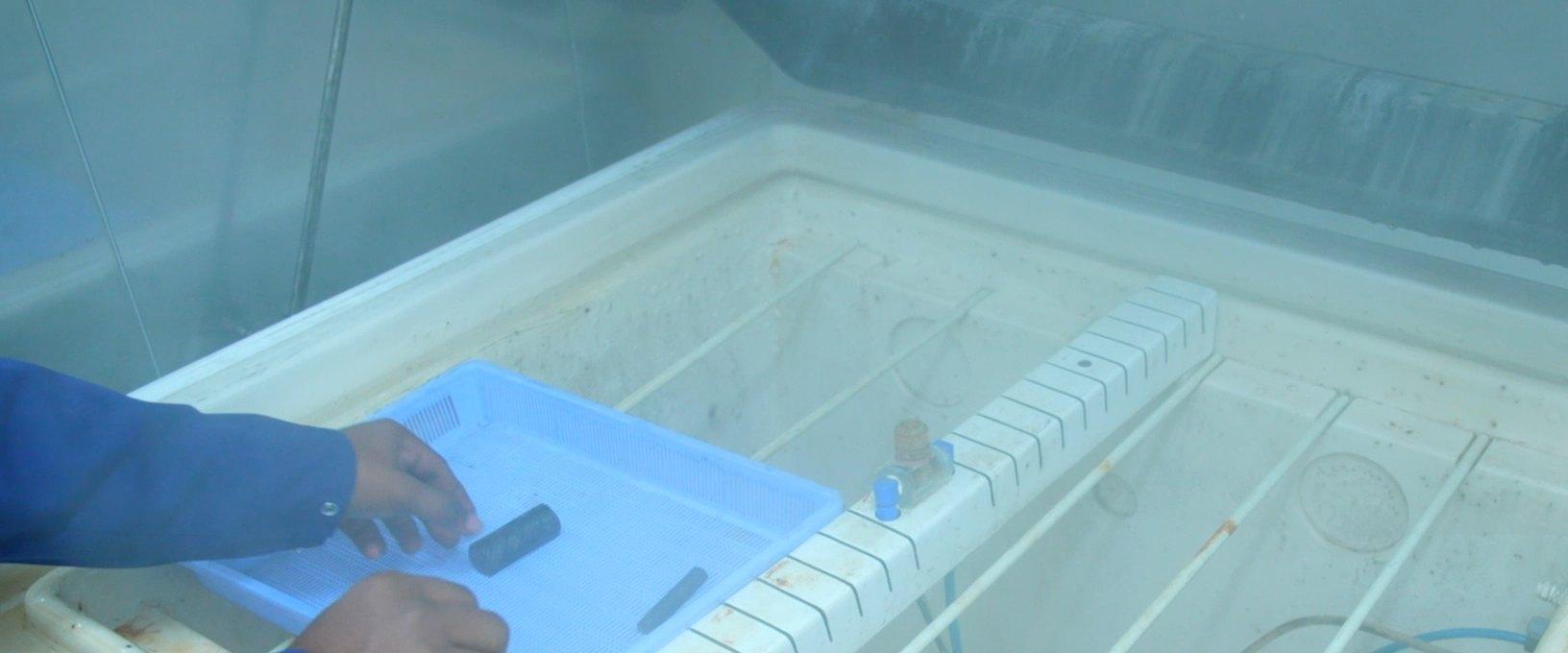Salt-spray corrosion chamber